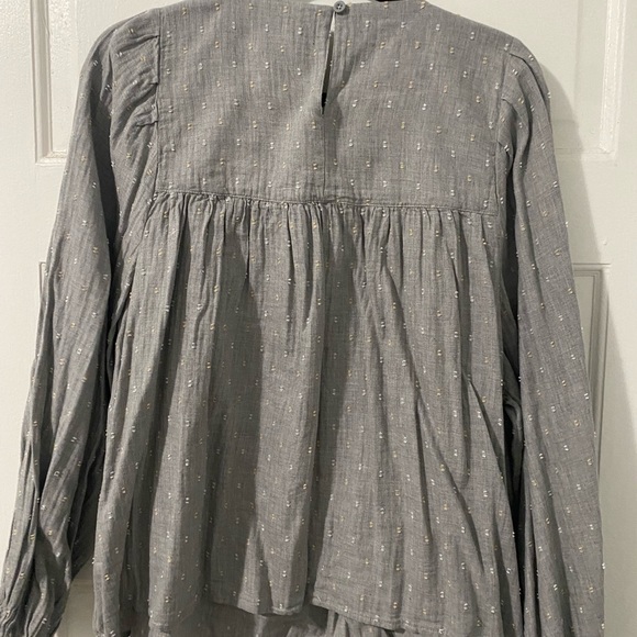 Grey embroidered top! - Picture 3 of 4
